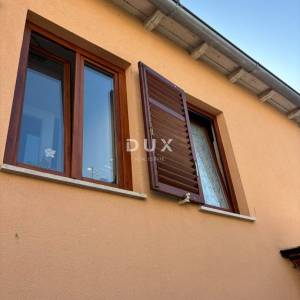 Istra, Pula, dvoetažni stan, 74,40 m2, dvorište