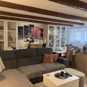 Istra, Pula, dvoetažni stan, 74,40 m2, dvorište