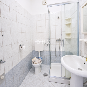 Istra, Pula, dvosobni stan, 41,89 m2, prizemlje, dvorište, parking