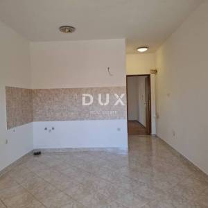 Istra, Pula, dvosobni stan, 41,89 m2, prizemlje, dvorište, parking