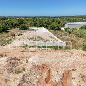 Istra, Pula – gospodarsko zemljište 2.340 m², zone I2 i K1
