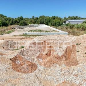 Istra, Pula – gospodarsko zemljište 2.340 m², zone I2 i K1
