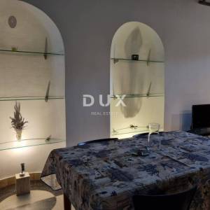 Istra, Pula, poslovni prostor, centar, pješačka zona, 45 m2