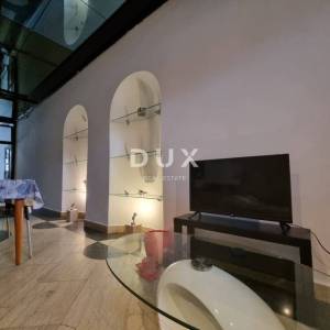 Istra, Pula, poslovni prostor, centar, pješačka zona, 45 m2
