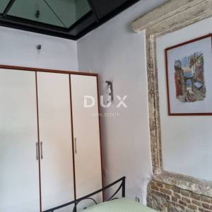 Istra, Pula, poslovni prostor, centar, pješačka zona, 45 m2