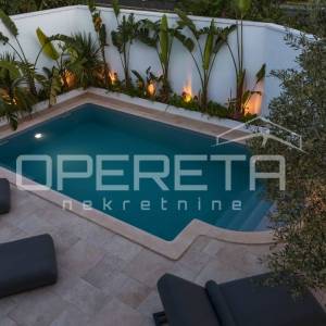 Istra, Rovinj okolica – kuća s privatnim bazenom i mediteranskim vrtom
