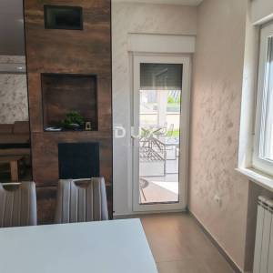 Istra, Svetvinčenat, kuća, 133 m2, bazen, okućnica 650 m2