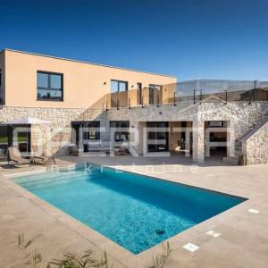 Istra, Tar – moderna vila s 4 spavaće sobe i bazenom