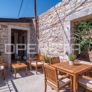ISTRA, TINJAN (OKOLICA) -  Jedinstveni kompleks kamenih kuća s velikim potencija