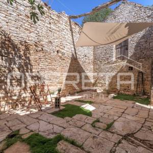 ISTRA, TINJAN (OKOLICA) -  Jedinstveni kompleks kamenih kuća s velikim potencija