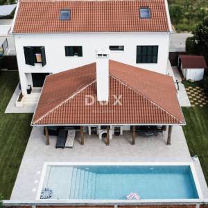 Istra, Umag, 373.00 m2, mediteranska vila, bazen