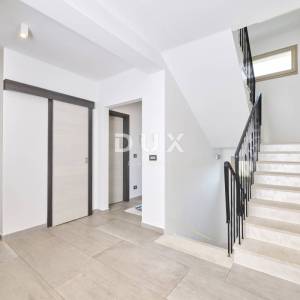 Istra, Umag, 373.00 m2, mediteranska vila, bazen