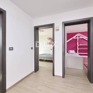 Istra, Umag, 373.00 m2, mediteranska vila, bazen