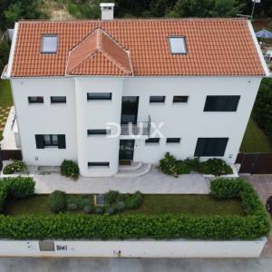 Istra, Umag, 373.00 m2, mediteranska vila, bazen
