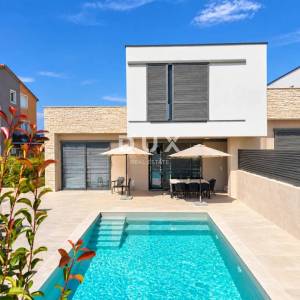 Istra, Umag, dvojna kuća, 157 m², bazen, novogradnja