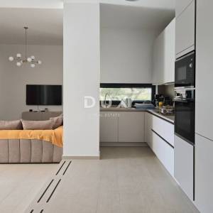 Istra, Umag, dvojna kuća, 157 m², bazen, novogradnja