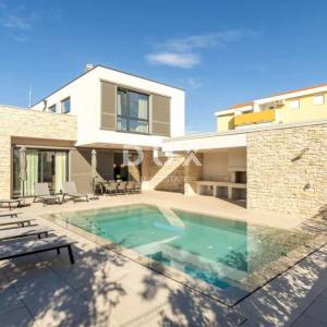 Istra, Umag, samostojeća kuća, 238 m², bazen, novogradnja