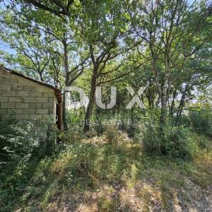 Istra, Valbandon, Građevinsko zemljište 1345m2, idealno za obiteljsku kuću/vilu/manju zgradu