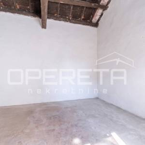 Istra, Vižinada okolica- Mala kamena kućica za adaptaciju