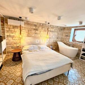 Istra, Vodnjan, kamena kuća, 93 m2, renovirana, krovna terasa