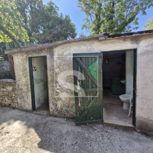 Kamena kuća na građevinskoj parceli od 1919m2 - Rakalj