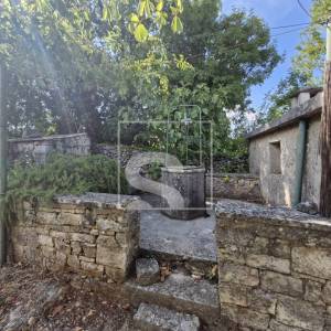 Kamena kuća na građevinskoj parceli od 1919m2 - Rakalj