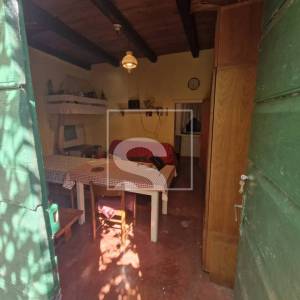 Kamena kuća na građevinskoj parceli od 1919m2 - Rakalj