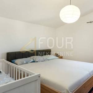 Kastav, 76.50m2, 2s+db, terasa, pogled na more