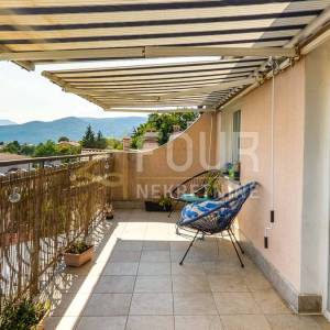Kastav, 76.50m2, 2s+db, terasa, pogled na more