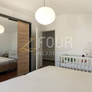 Kastav, 76.50m2, 2s+db, terasa, pogled na more