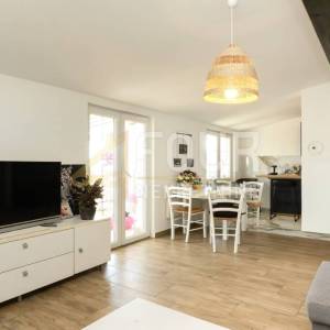 Kastav, 76.50m2, 2s+db, terasa, pogled na more