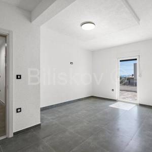 Kaštel Novi, prekrasna obiteljska villa sa bazenom, prodaja