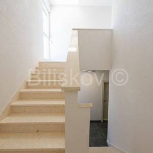 Kaštel Novi, prekrasna obiteljska villa sa bazenom, prodaja