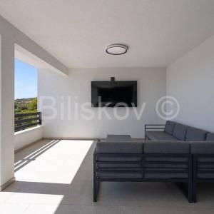 Kaštel Novi, prekrasna obiteljska villa sa bazenom, prodaja