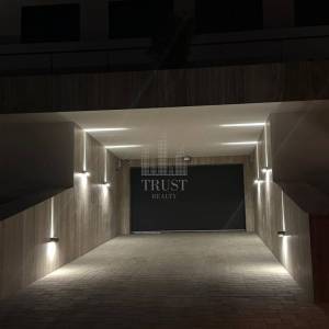 KOSTRENA – Ekskluzivna moderna vila od 520 m² s 2 bazena i Smart Home sustavom