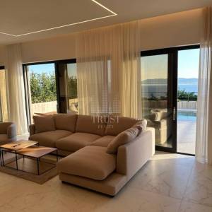 KOSTRENA – Ekskluzivna moderna vila od 520 m² s 2 bazena i Smart Home sustavom
