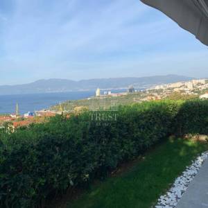 Kostrena — Luksuzna moderna vila s bazenom i panoramskim pogledom na Kvarner
