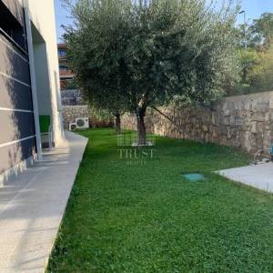 Kostrena — Luksuzna moderna vila s bazenom i panoramskim pogledom na Kvarner