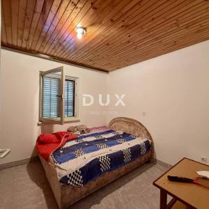 Krk, Čižići, dvojna kuća, 126 m2, 2 jedinice, 350 m od mora
