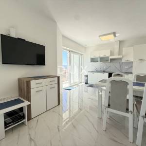 Krk, Malinska, apartman na 2. katu, 73 m², parking