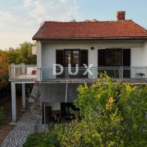 Krk, Malinska, samostojeća kuća, 133 m2, dva stana