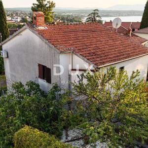 Krk, Malinska, samostojeća kuća, 133 m2, dva stana