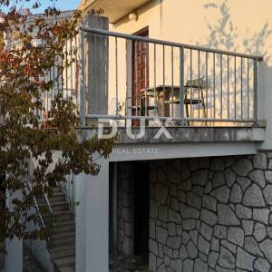 Krk, Malinska, samostojeća kuća, 133 m2, dva stana