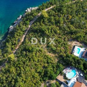 Krk, Šilo, trosobna vila, 283 m2, prvi red do mora