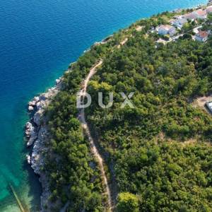 Krk, Šilo, trosobna vila, 283 m2, prvi red do mora