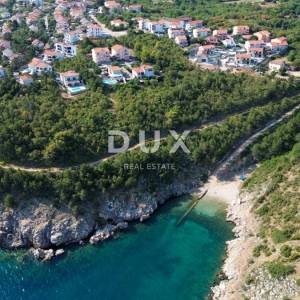 Krk, Šilo, trosobna vila, 283 m2, prvi red do mora