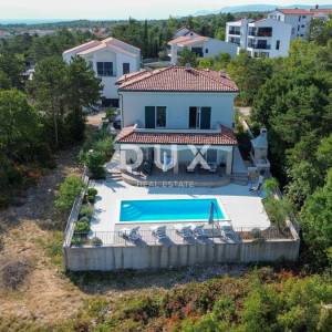 Krk, Šilo, trosobna vila, 283 m2, prvi red do mora