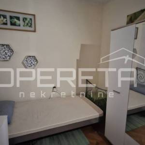 Kuća s dvije terase u centru Vele Luke, 100 m od mora