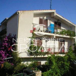Kuća sa 6 apartmana!.
