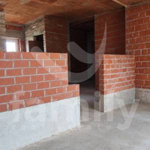 KUĆA U ROH-BAU FAZI U BREZOVCU – 118 m² | ZEMLJIŠTE 3.086 m²